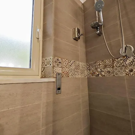 Etnapartment 3 *